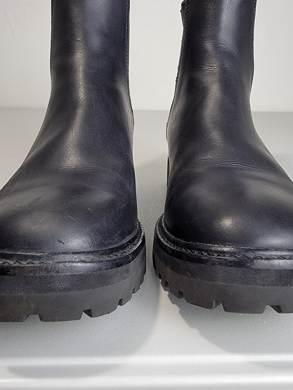 Everlane "The Lug" Sole Chelsea Boots Size 8 Black Leather Ankle Booties 90s Y2K - Picture 5 of 16